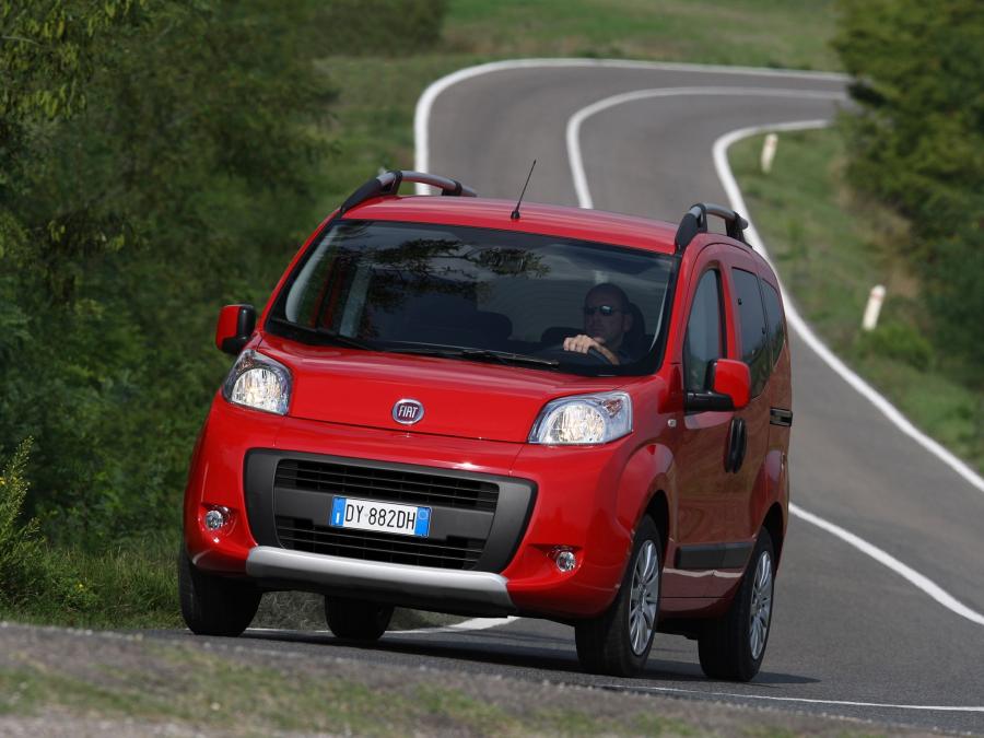  Fiat Qubo Trekking 2009 года  (фото 13 из 16)